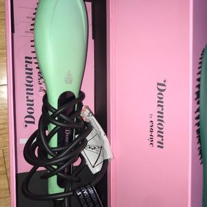 Eva NYC straightening brush in teal